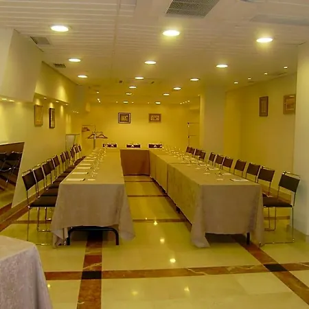 Готель Nh Deusto