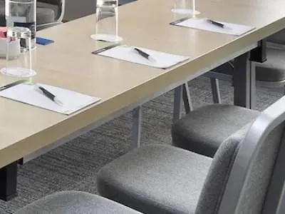 Nh Deusto Готель Більбао