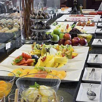 Nh Deusto 3* בילבאו