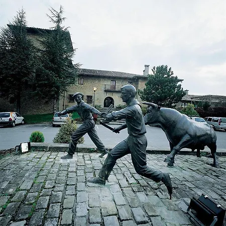 Nh Deusto 3* בילבאו