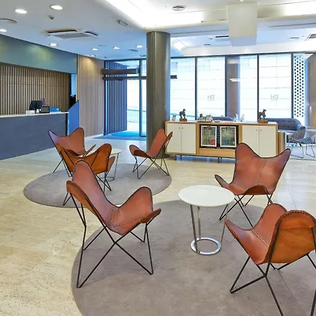 Nh Deusto 3* בילבאו